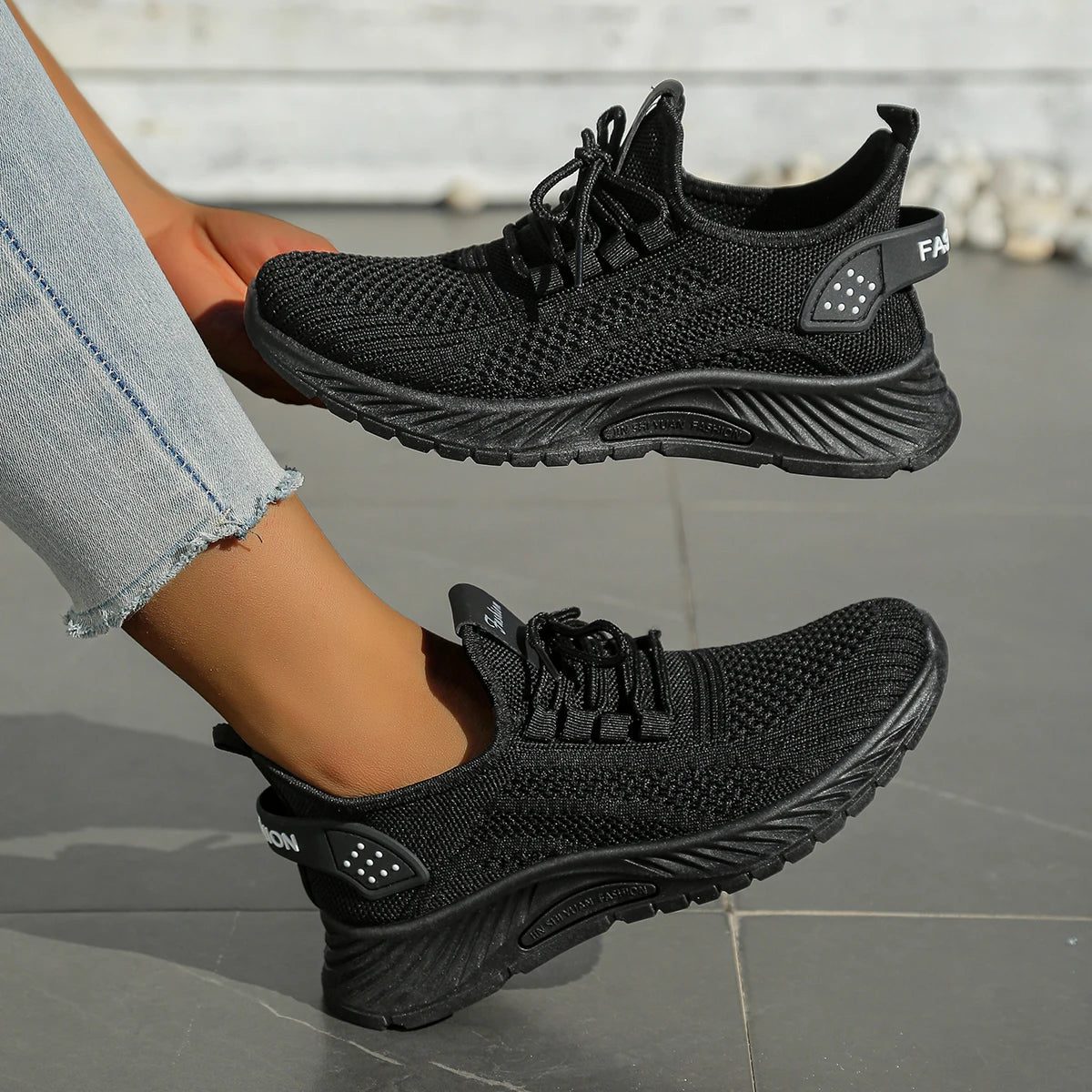 Shoes women fall 2024 new fashion leisure sports single shoes wholesale cross-border factory trend fly weaving women shoes