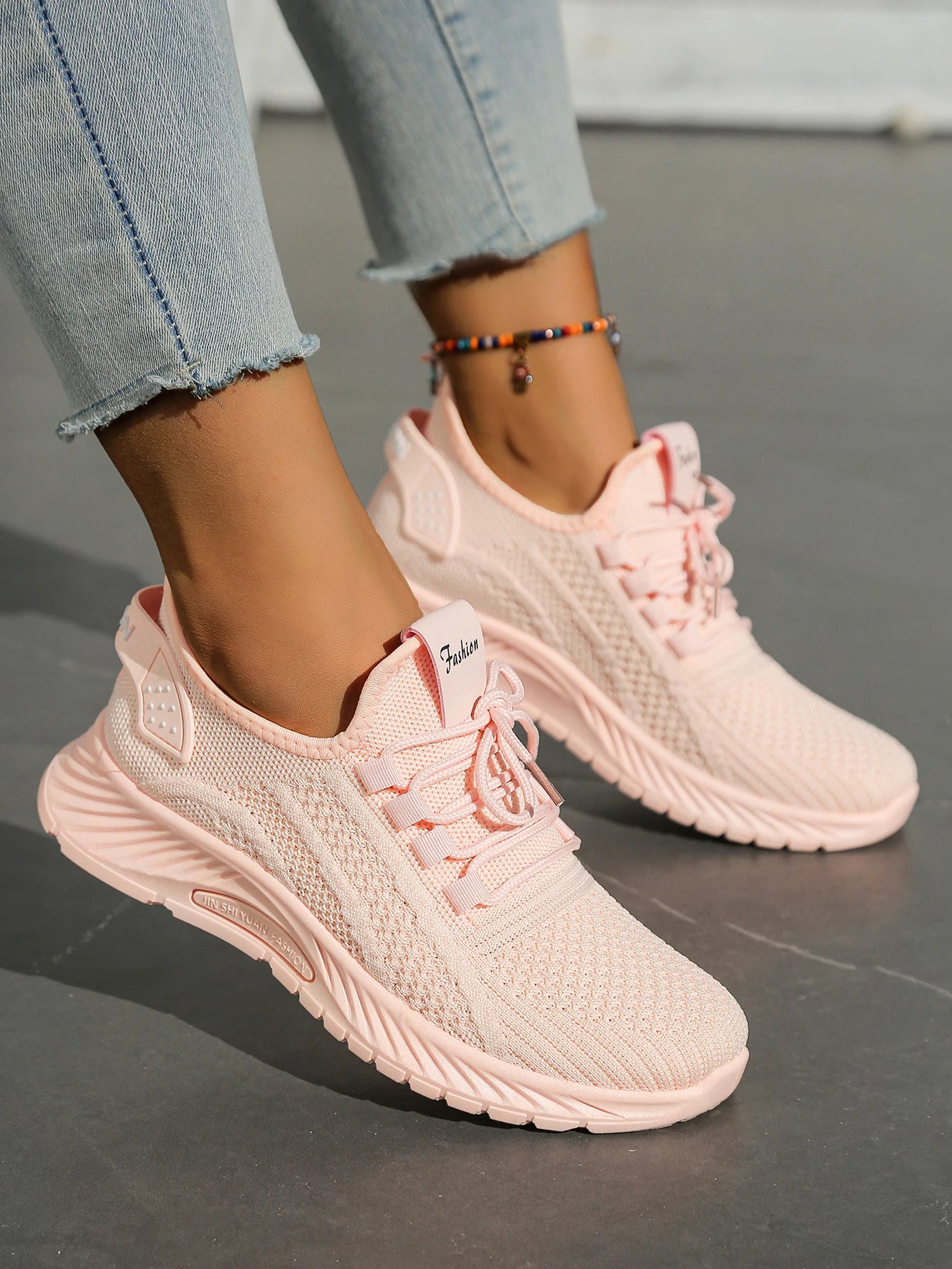 Shoes women fall 2024 new fashion leisure sports single shoes wholesale cross-border factory trend fly weaving women shoes