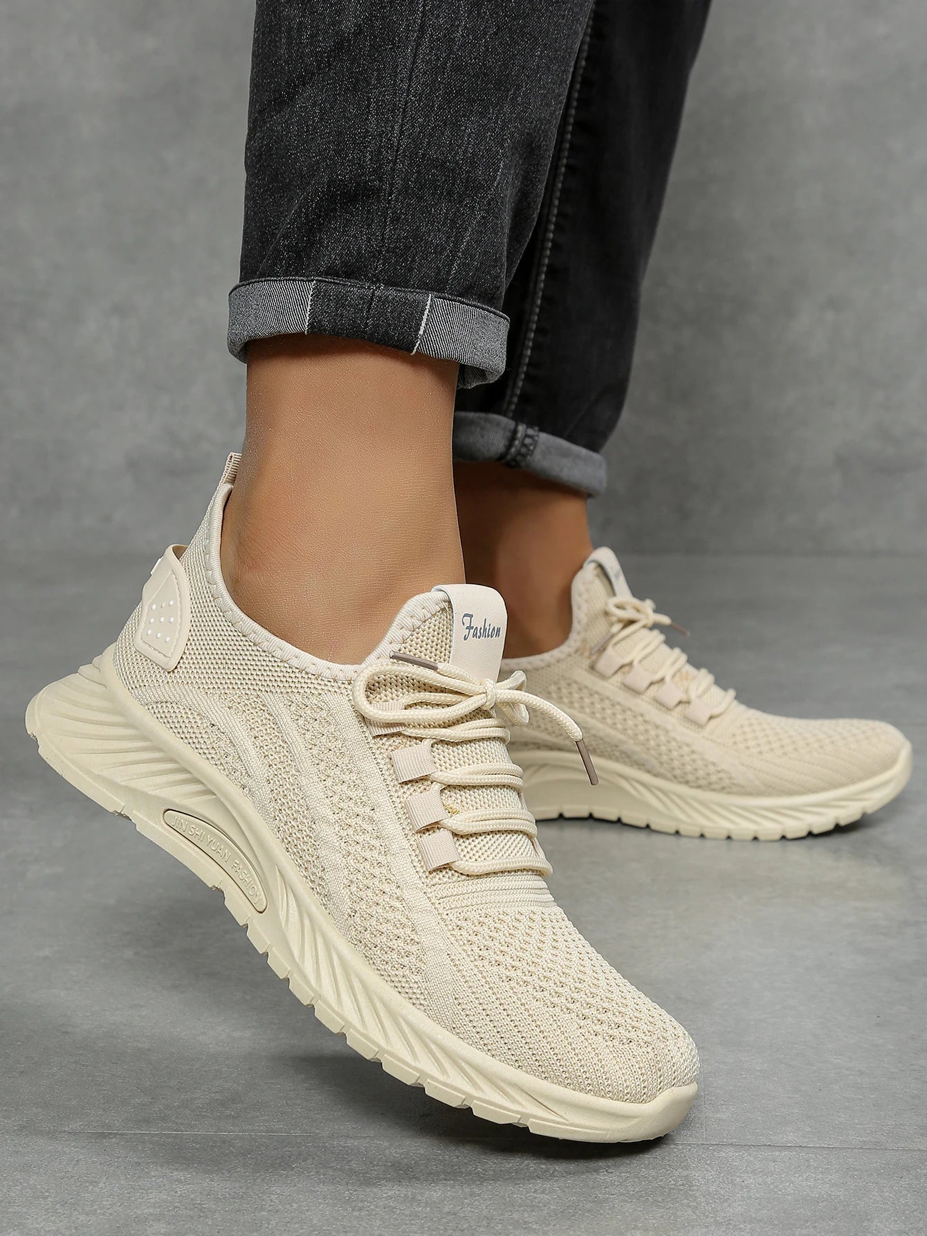 Shoes women fall 2024 new fashion leisure sports single shoes wholesale cross-border factory trend fly weaving women shoes