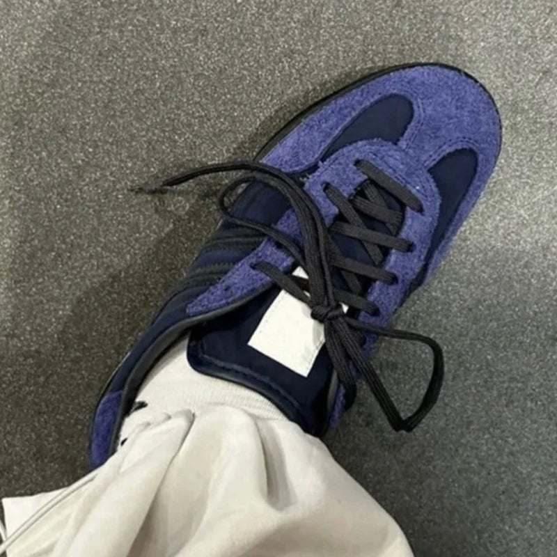 Sneakers Cross-tied Comfort