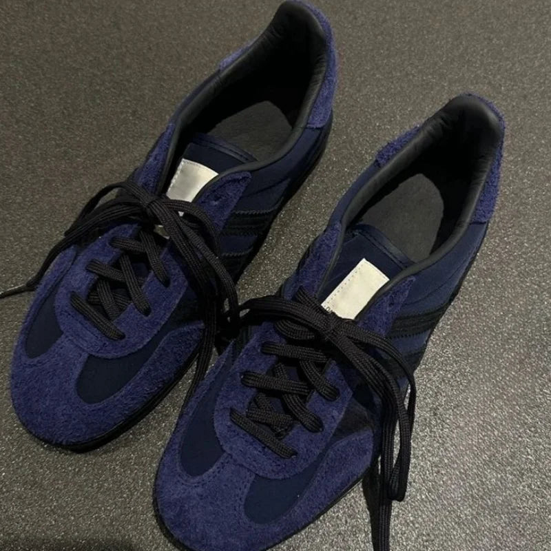 Sneakers Cross-tied Comfort
