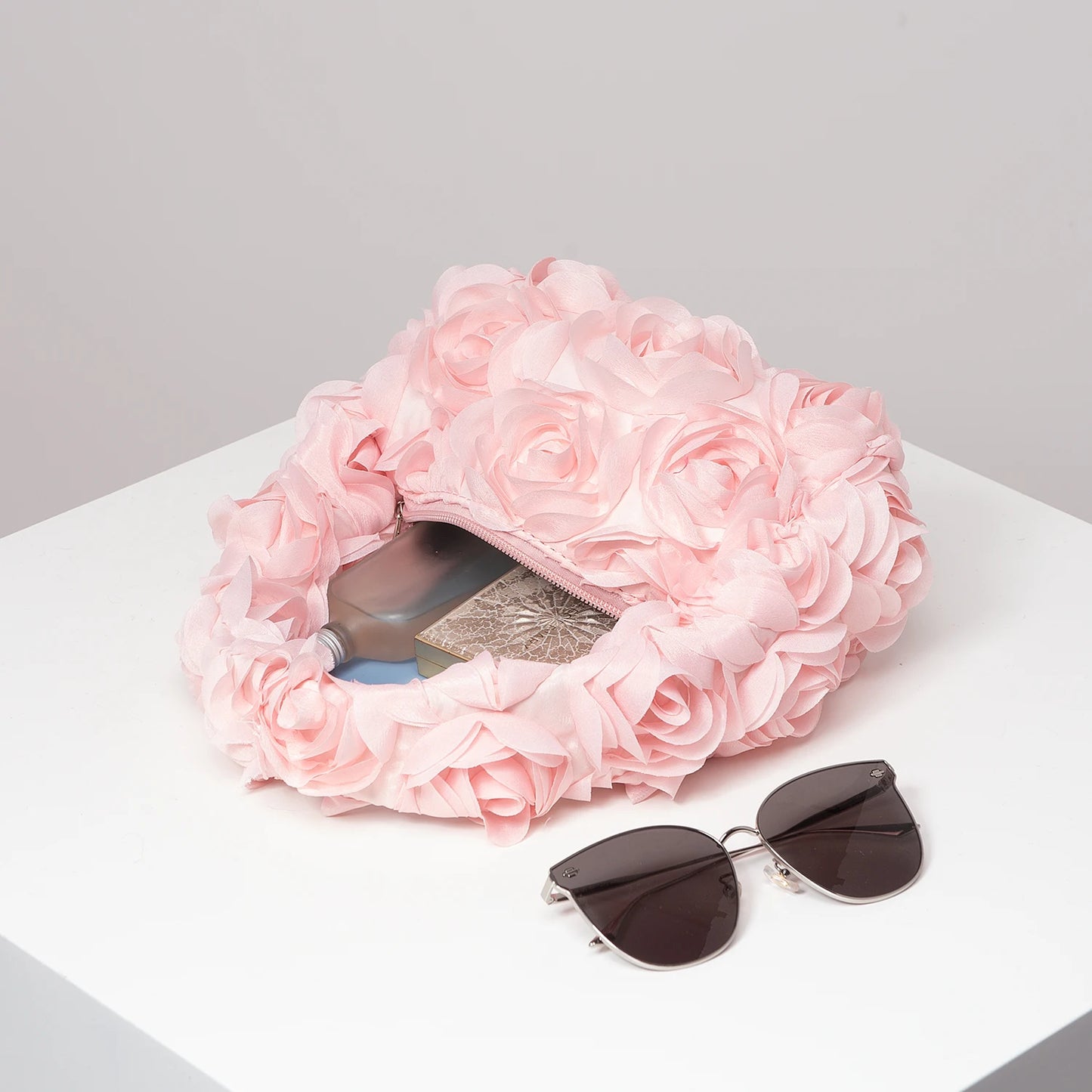 Elegant rose handbag