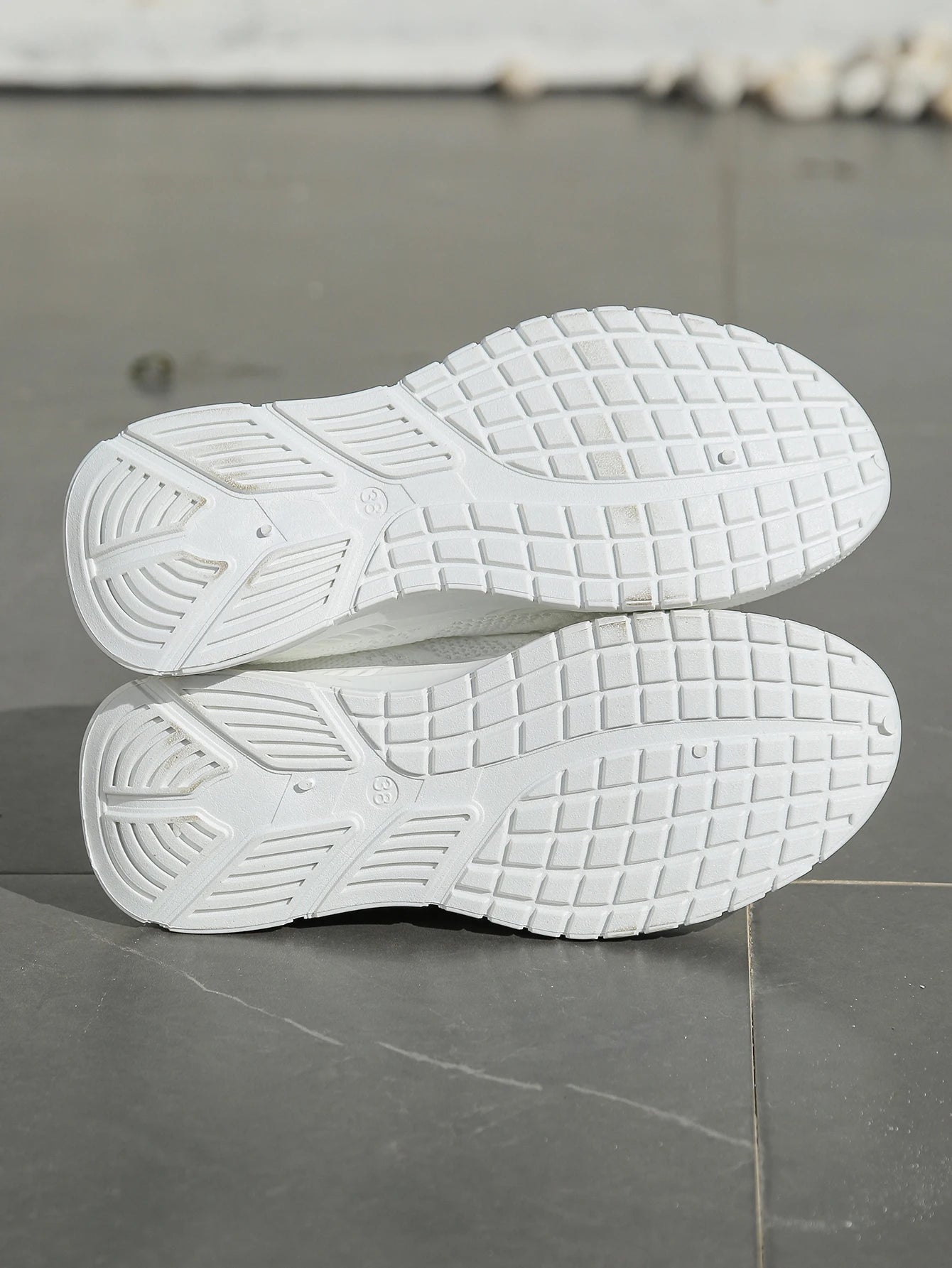 Shoes women fall 2024 new fashion leisure sports single shoes wholesale cross-border factory trend fly weaving women shoes