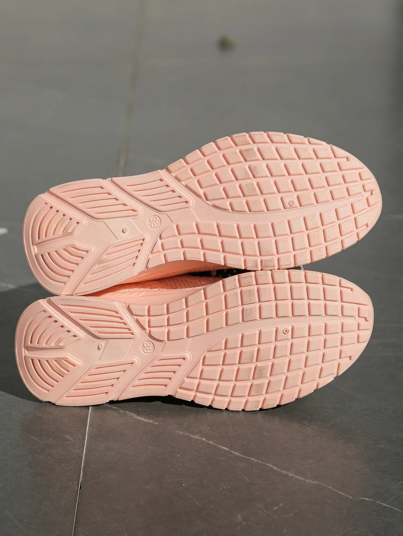 Shoes women fall 2024 new fashion leisure sports single shoes wholesale cross-border factory trend fly weaving women shoes